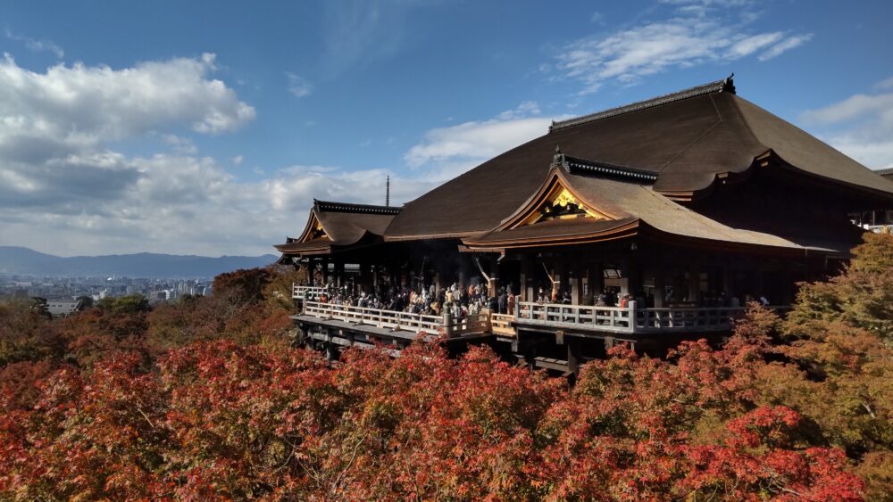kiyomizu-dera temple fall foliage