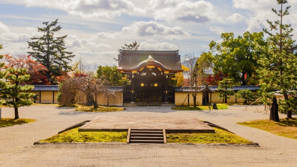 Chokushi-mon Gate (Imperial Messenger's Gate) in Daikakuji Temple