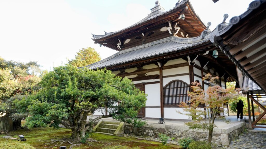 Shariden (Relic Hall)/Datsuden in Rokuouin Temple